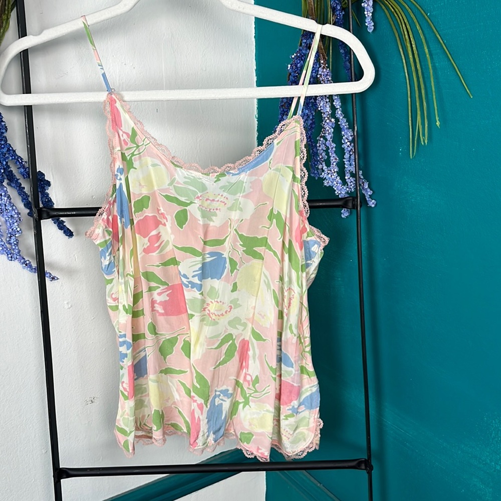By Timo lace trimmed floral Cami. Size sm